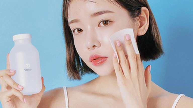 Chọn Nước Tẩy Trang Cho Da Dầu Mụn: Hướng Dẫn Chi Tiết 2026